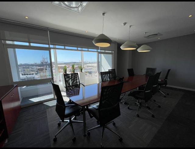 315M² OFFICE TO LET IN WATERFRONT